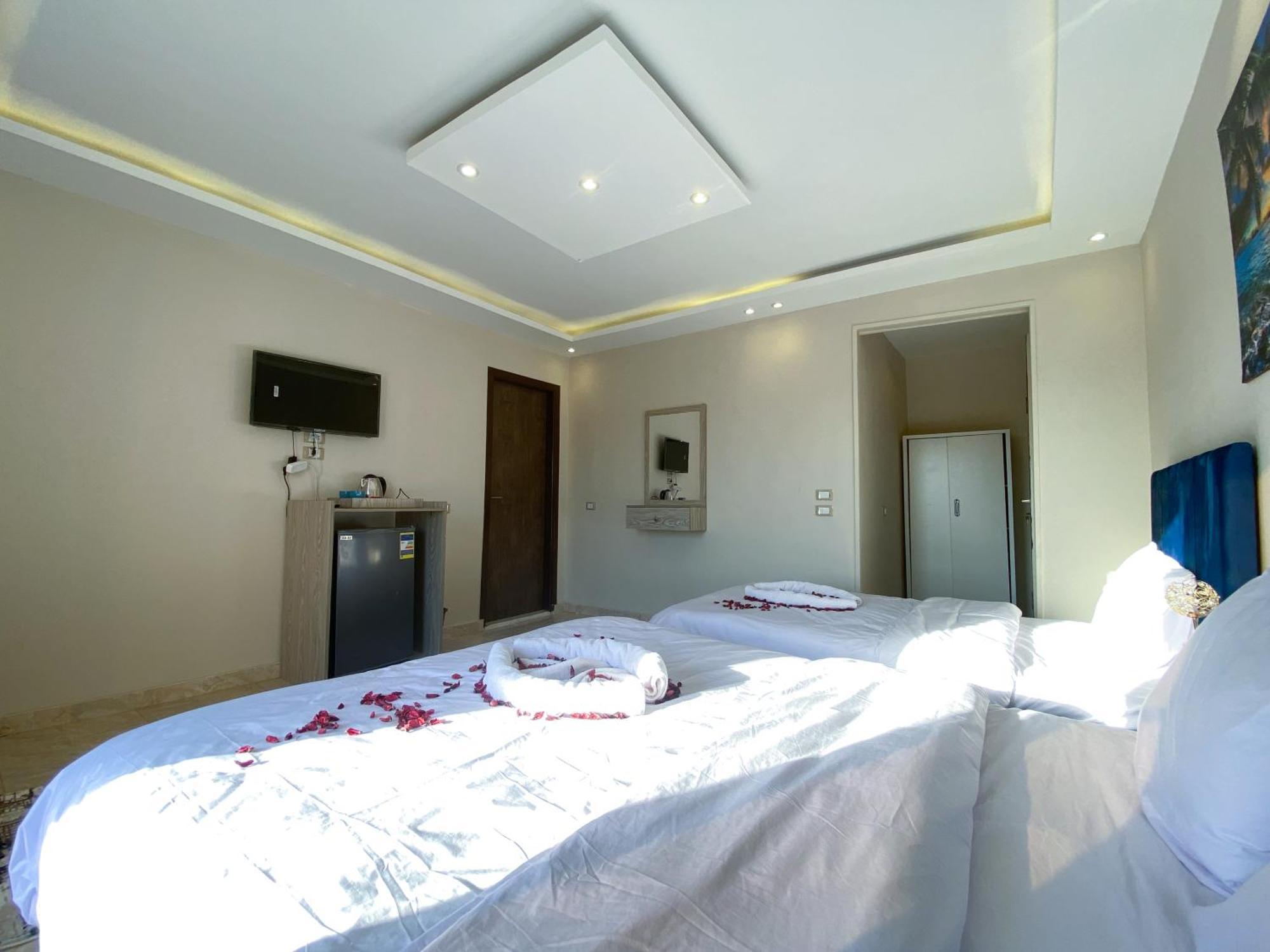 Young Pharaoh View Inn Le Caire Extérieur photo