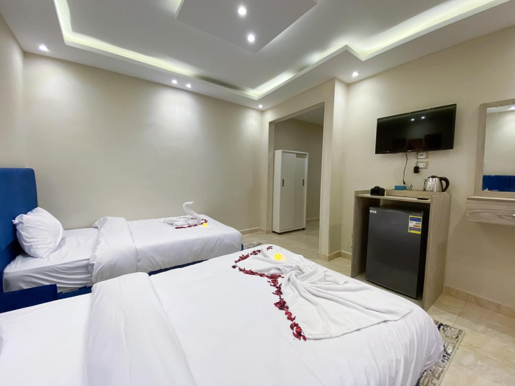 Young Pharaoh View Inn Le Caire Extérieur photo
