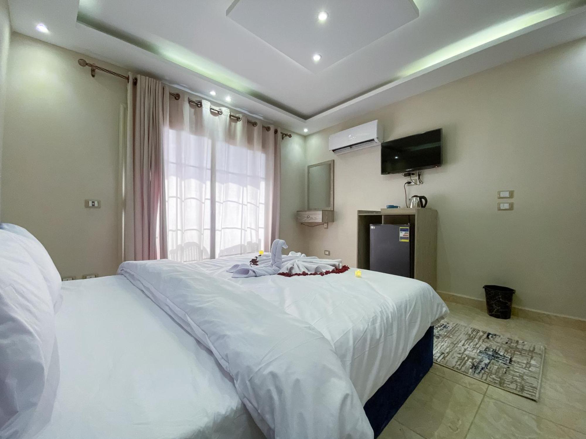 Young Pharaoh View Inn Le Caire Extérieur photo