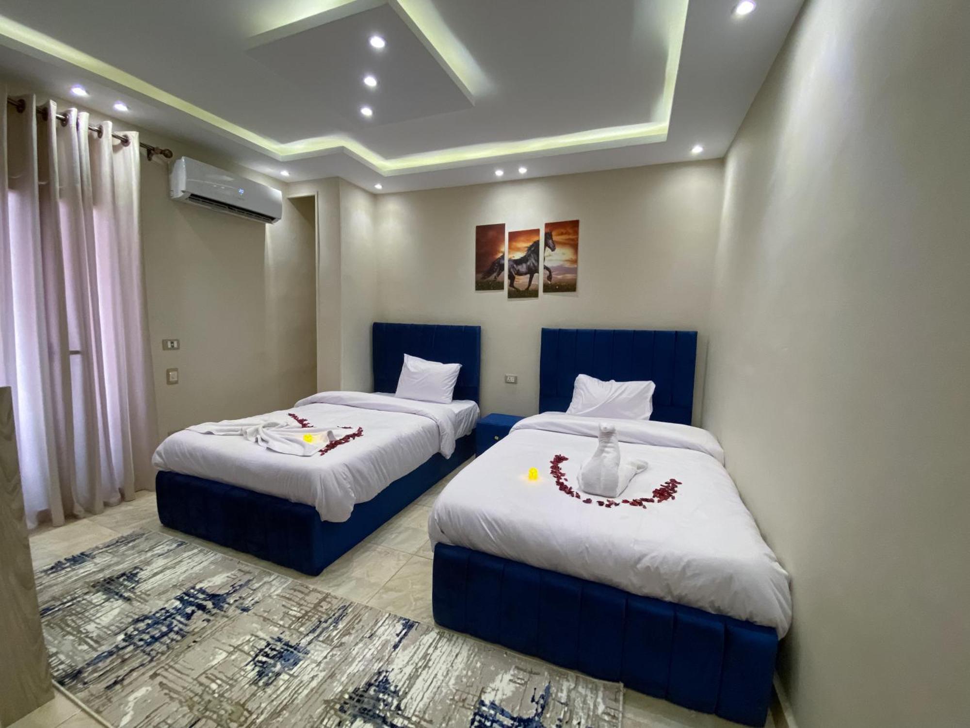 Young Pharaoh View Inn Le Caire Extérieur photo