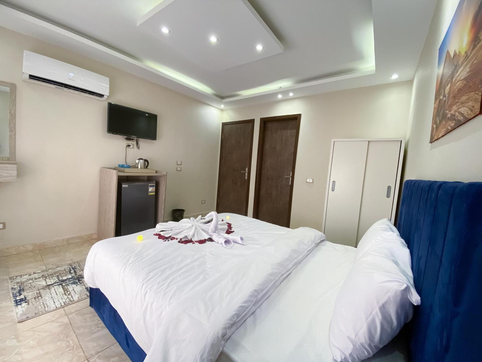 Young Pharaoh View Inn Le Caire Extérieur photo