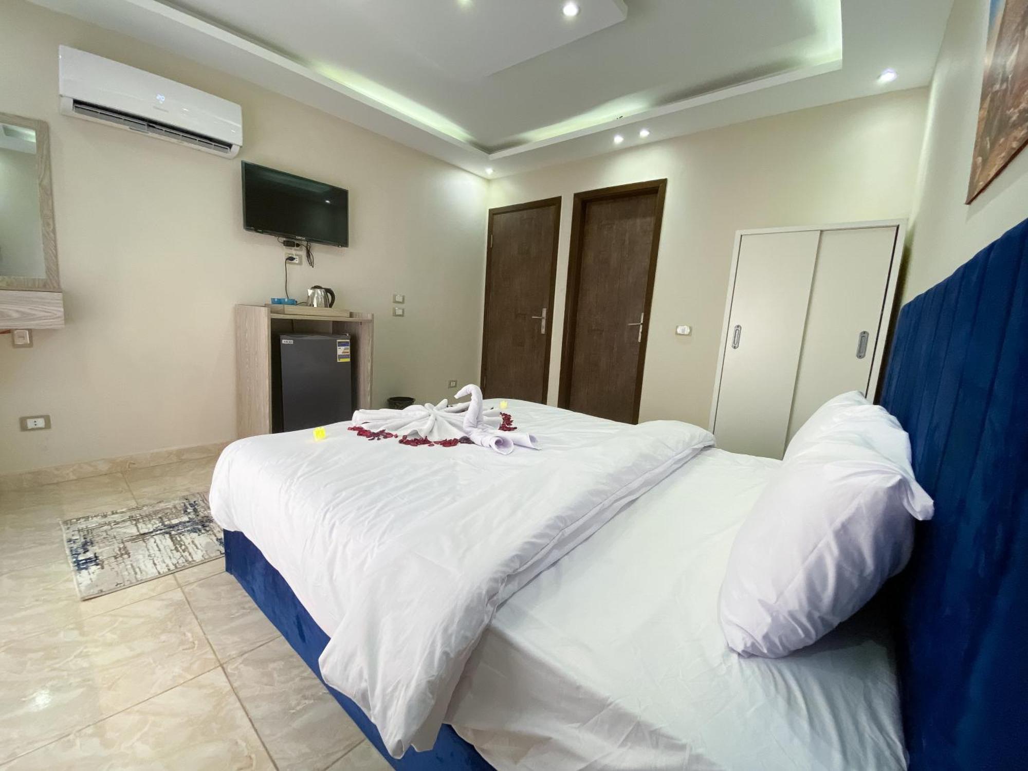 Young Pharaoh View Inn Le Caire Extérieur photo